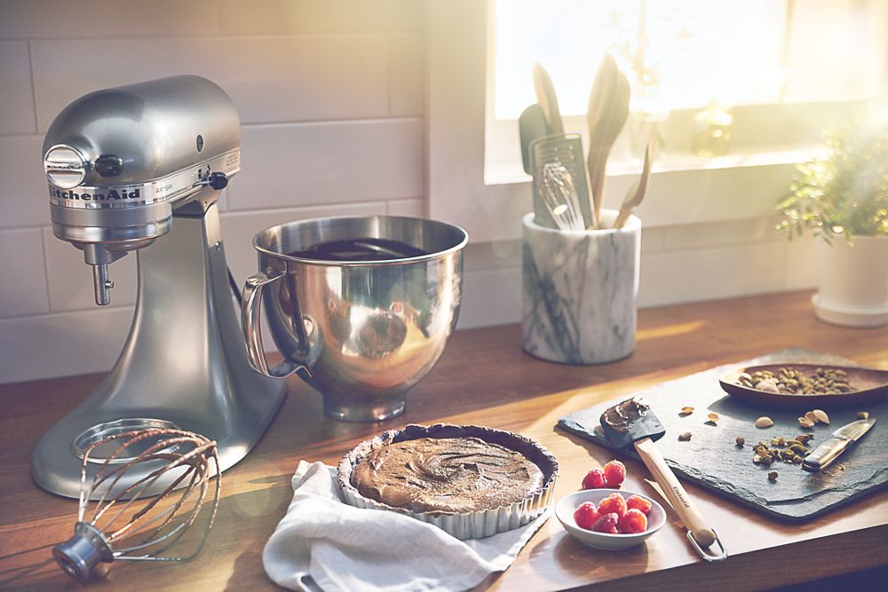 Artisan® Series 5 Quart Tilt-Head Stand Mixer - Contour Silver