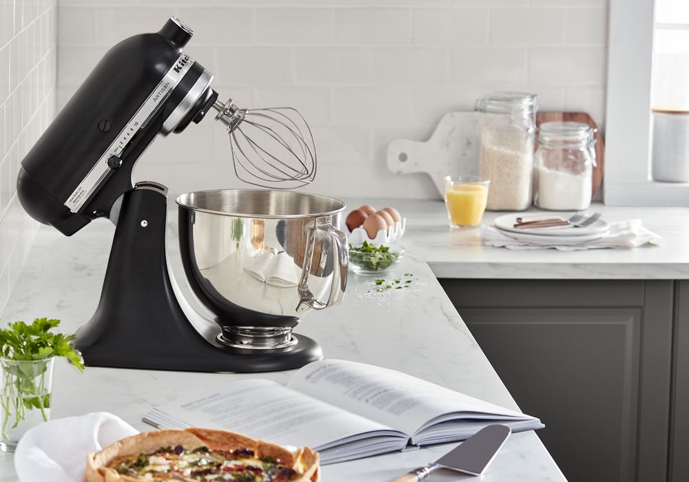 Artisan® Series 5 Quart Tilt-Head Stand Mixer - Black Matte