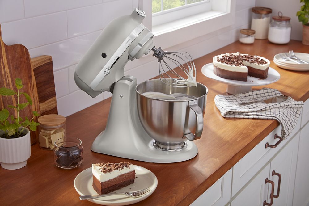 Artisan® Series 5 Quart Tilt-Head Stand Mixer with Premium Touchpoints