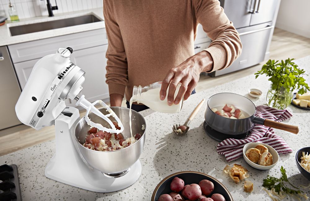 Classic™ Series 4.5 Quart Tilt-Head Stand Mixer