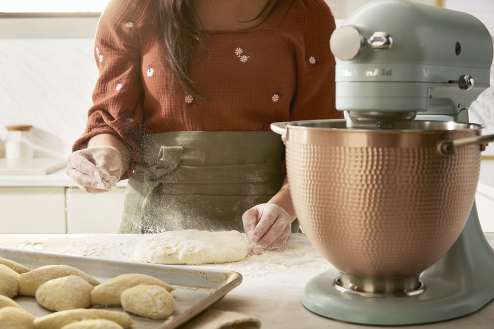 2022 Design Series Blossom Tilt-Head Stand Mixer